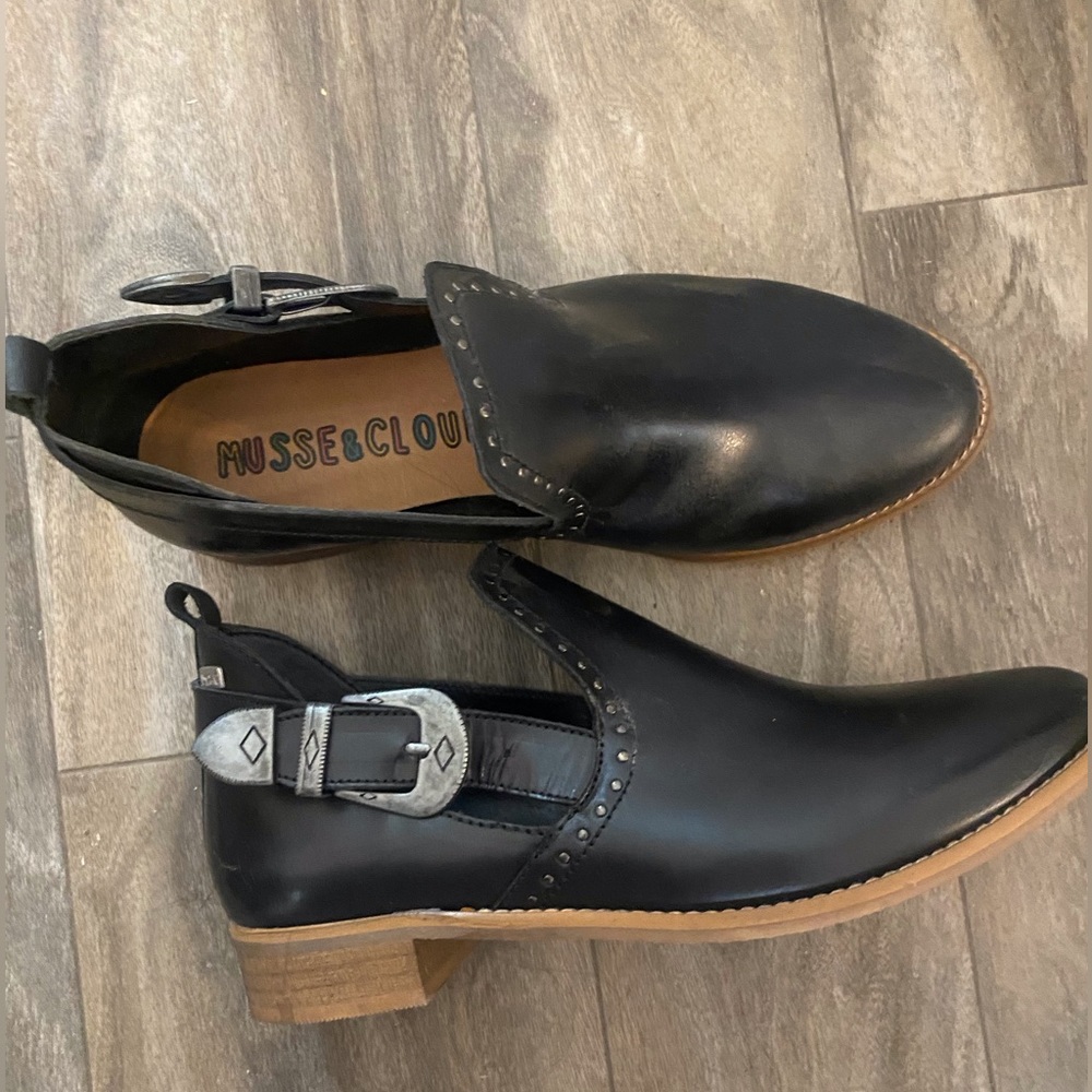 Black western booties size 10
